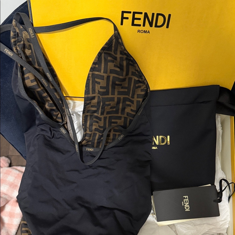 Fendi Black reversible Swim Set with Gold Logo Pouch - Picture 2 of 8